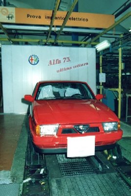 Der letzte produzierte Alfa 75.jpg