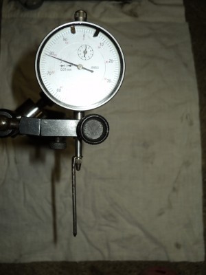 Meßuhr für Einlassstößel.JPG